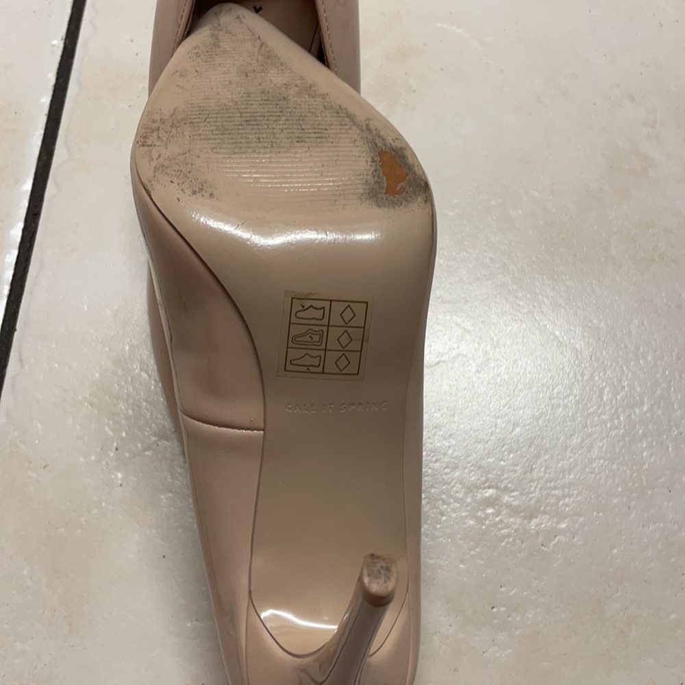 Shoes - Picture 5 of 8